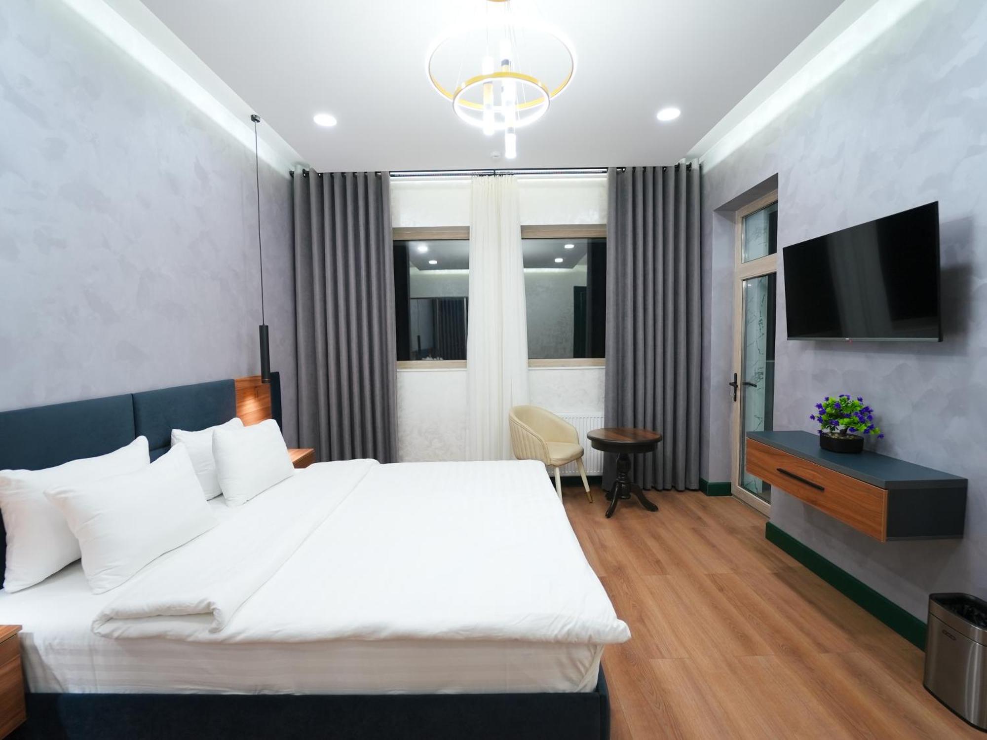 Avant Hotel Tashkent Pool&Spa Екстериор снимка